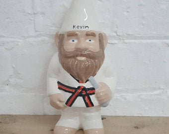 Unique personalised gnomes! A personalised garden gnome for every occasion. Personalised your gnome for a unique gift.