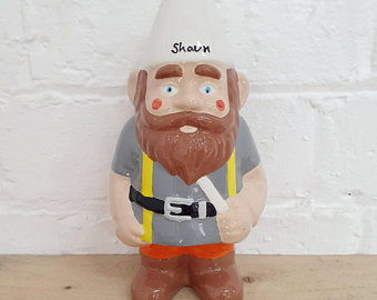 Unique personalised gnomes! A personalised garden gnome for every occasion. Personalised your gnome for a unique gift.
